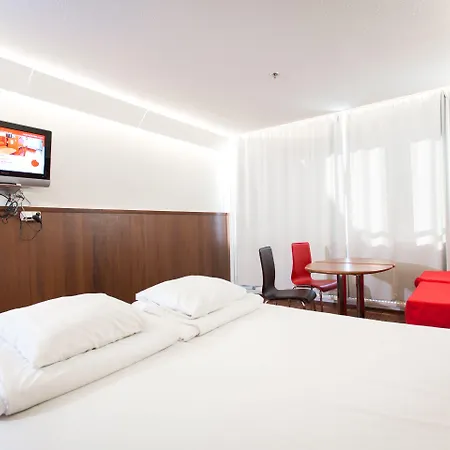 מלון Omena Jyväskylä