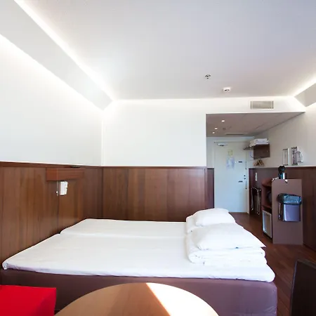 מלון Omena Jyväskylä